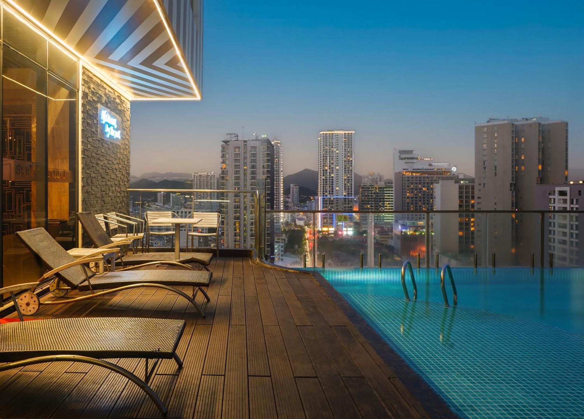 V Hotel Nha Trang Exterior photo
