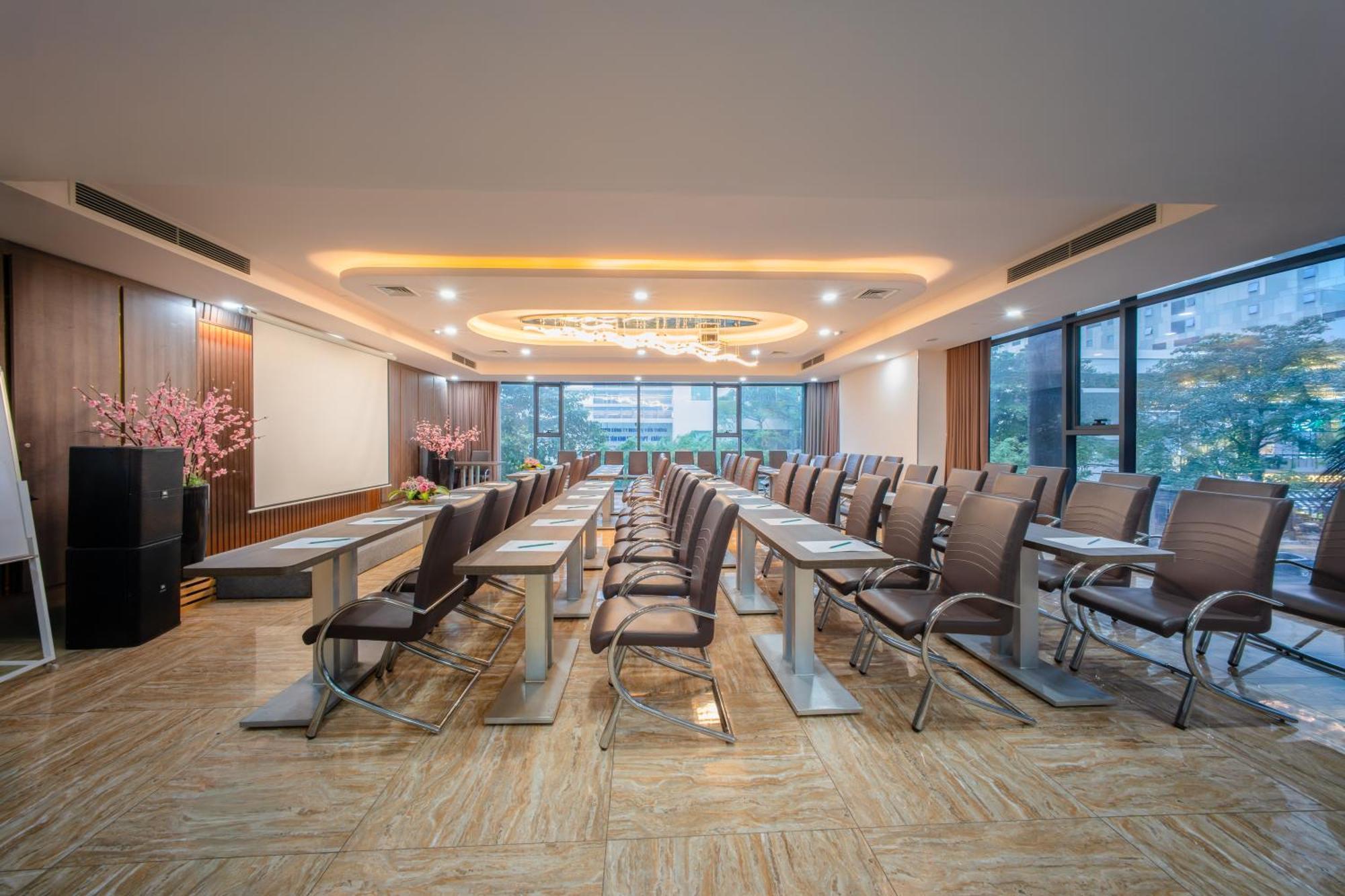 V Hotel Nha Trang Exterior photo