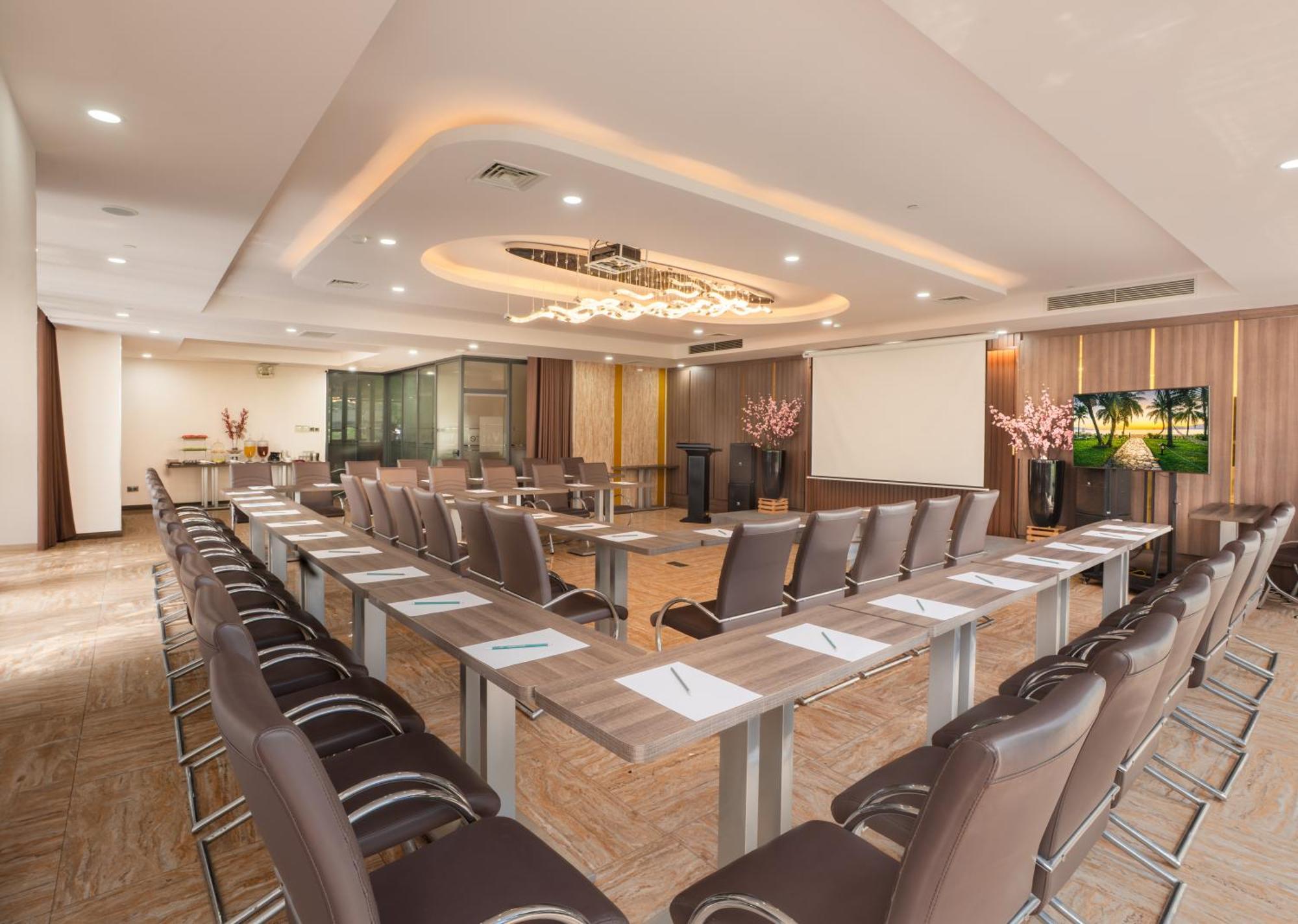V Hotel Nha Trang Exterior photo