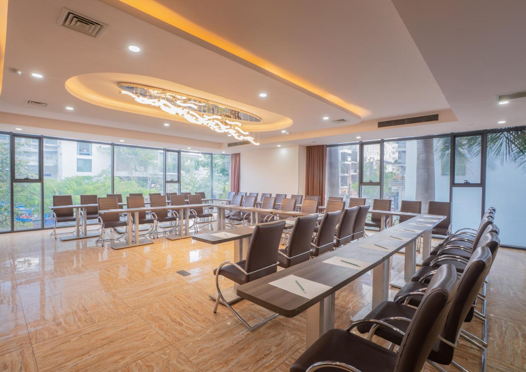 V Hotel Nha Trang Exterior photo
